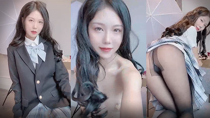 最近火爆高顔值网红美女[抖娘利世]最新定制新作-JK制服超诱惑 黑丝美乳